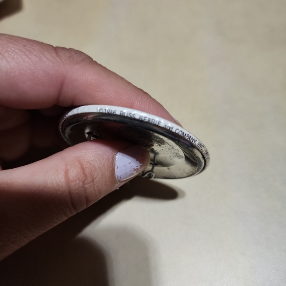 VTG 1986 RUSS BERRIE Merry Christmas PIN BUTTON PINBACK - Picture 3 of 3